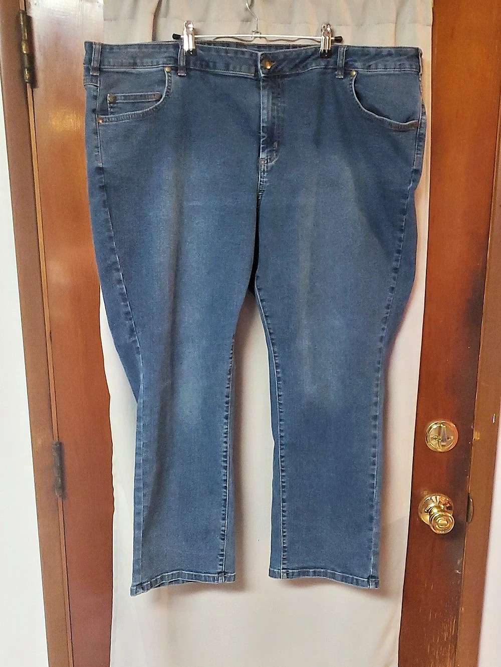 Women within Cropped Straight Leg Jeans in Blue Size Medium